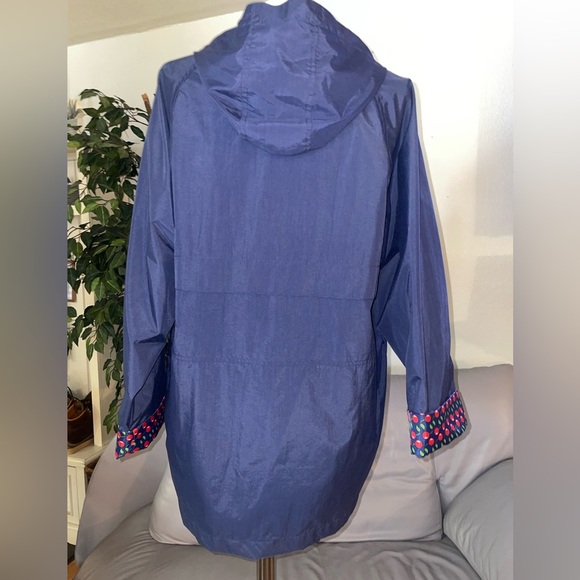 Totes women’s rain coat, size M, navy blue with cherry print - Picture 5 of 8